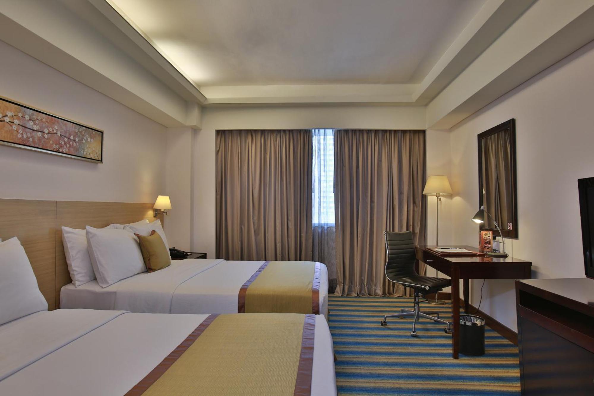 Deluxe Queen Room