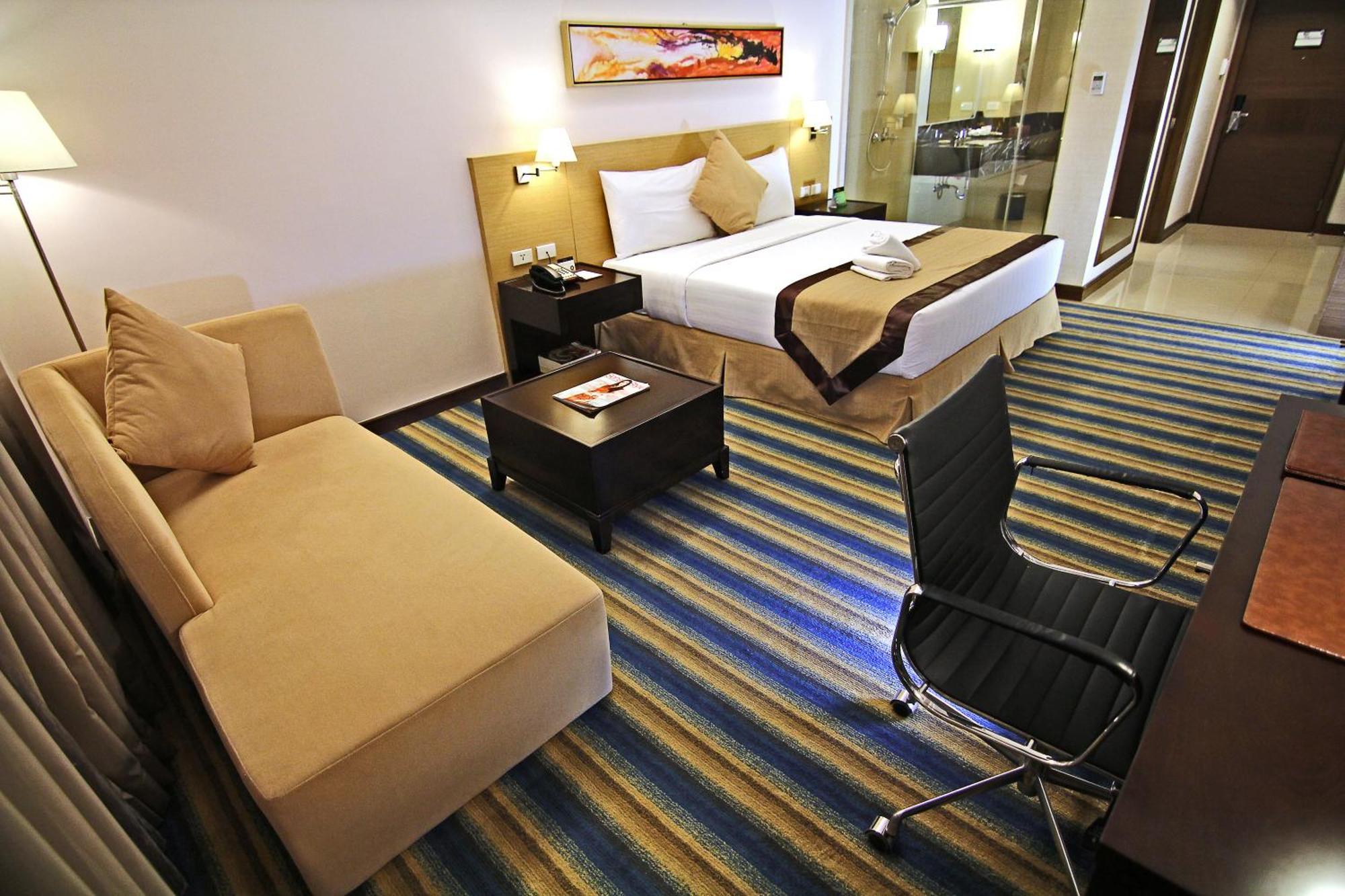 Deluxe King Room