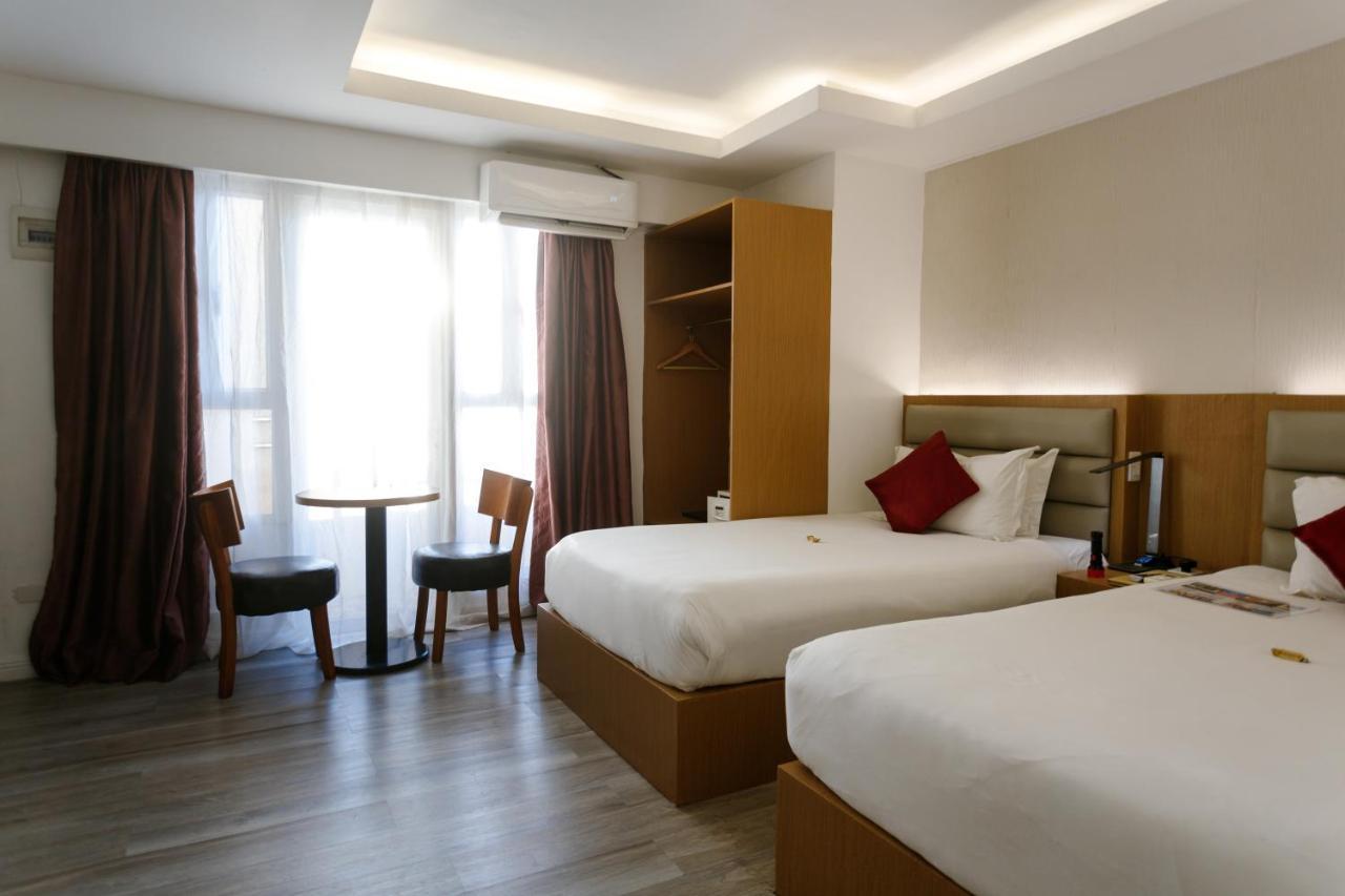 Prestige Club Twin Bed Suite