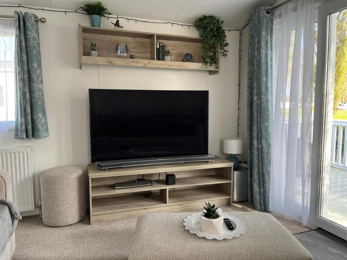 2 Single Beds Studio Room Kitchenette
