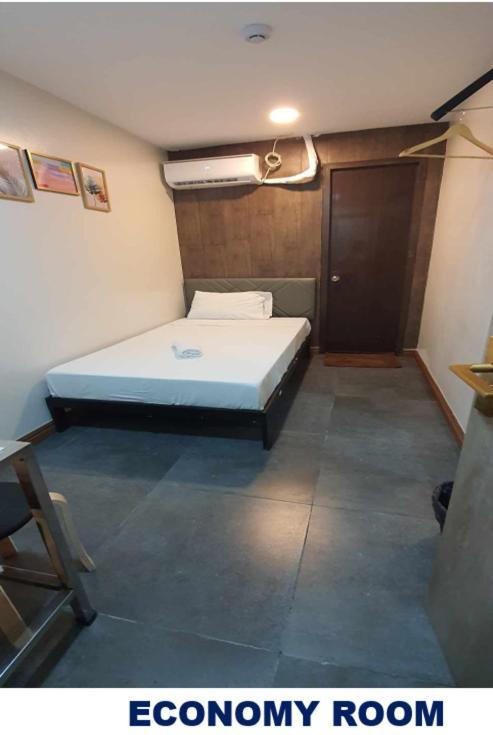 Economy Single Room