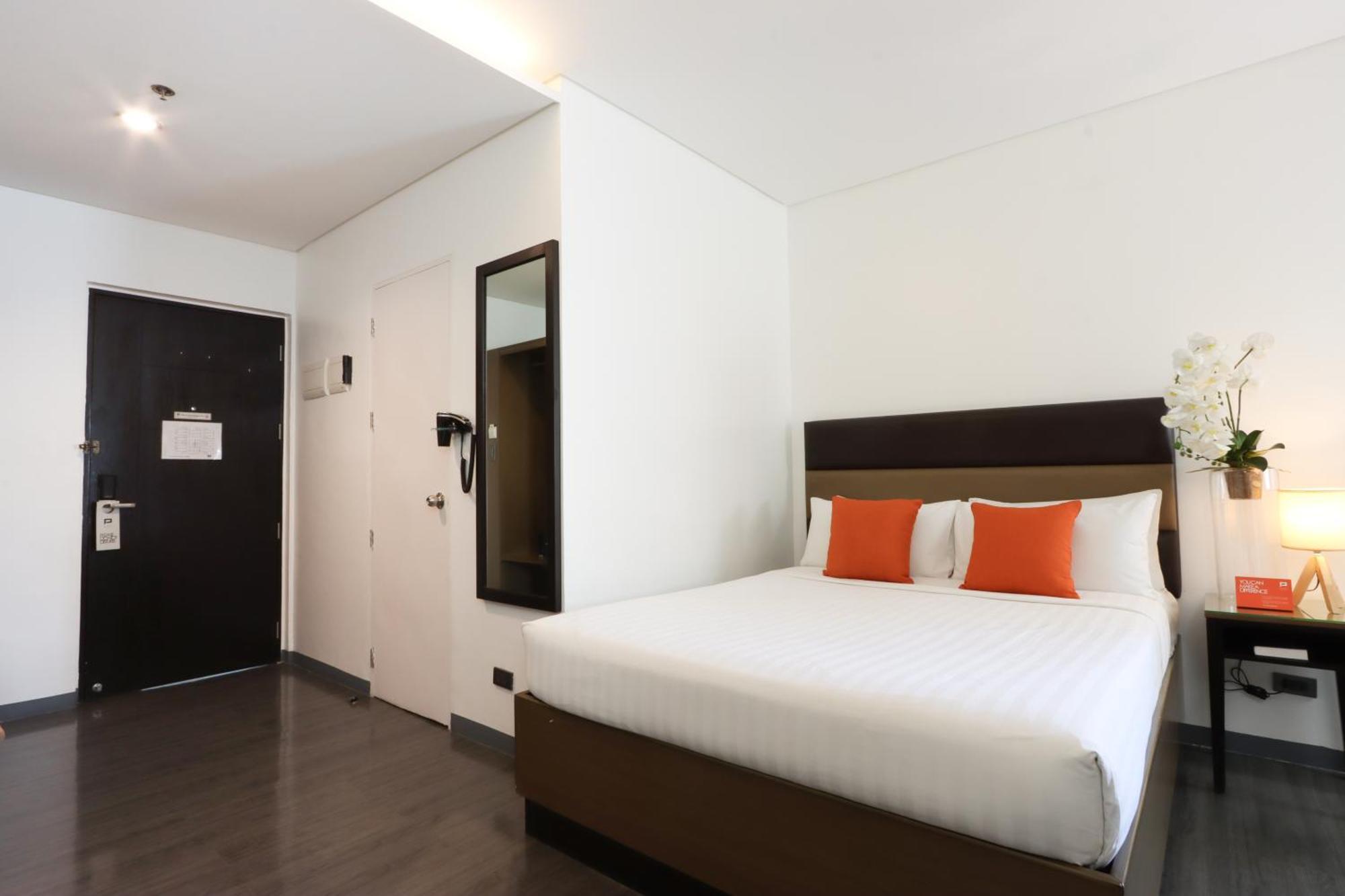 Deluxe Queen Room