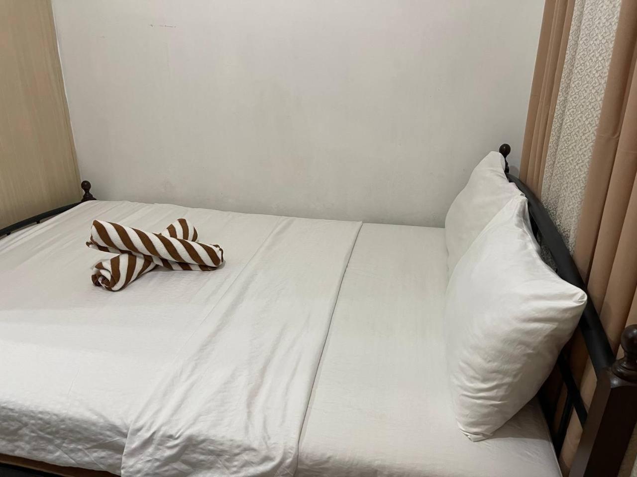 Deluxe Queen Suite