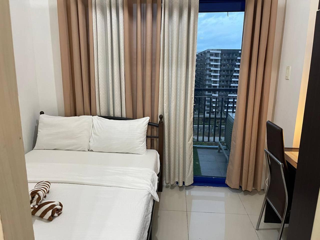Deluxe Queen Suite