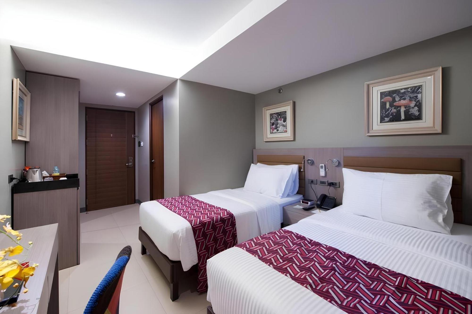 Standard Twin Room