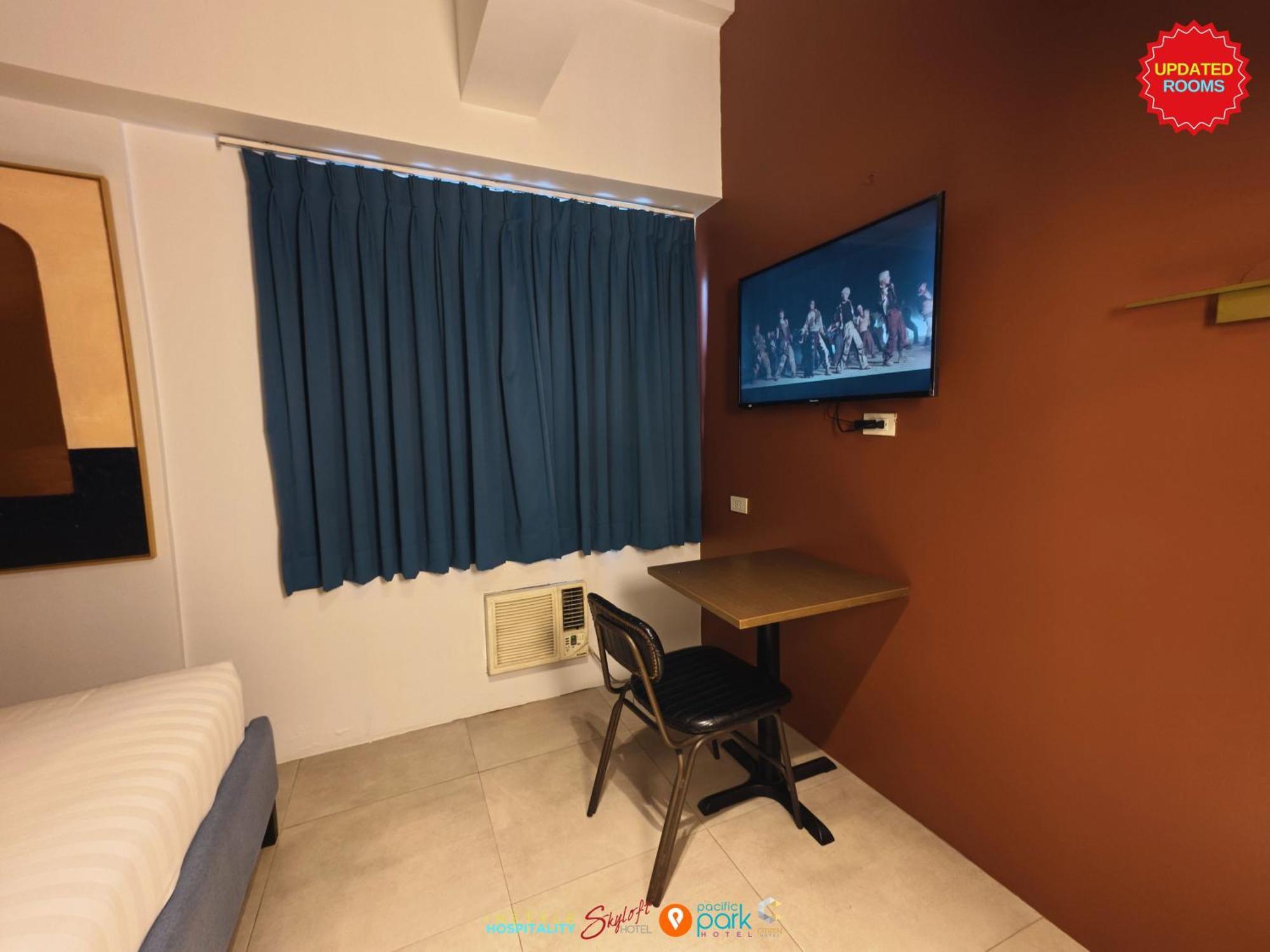 Deluxe Queen Room