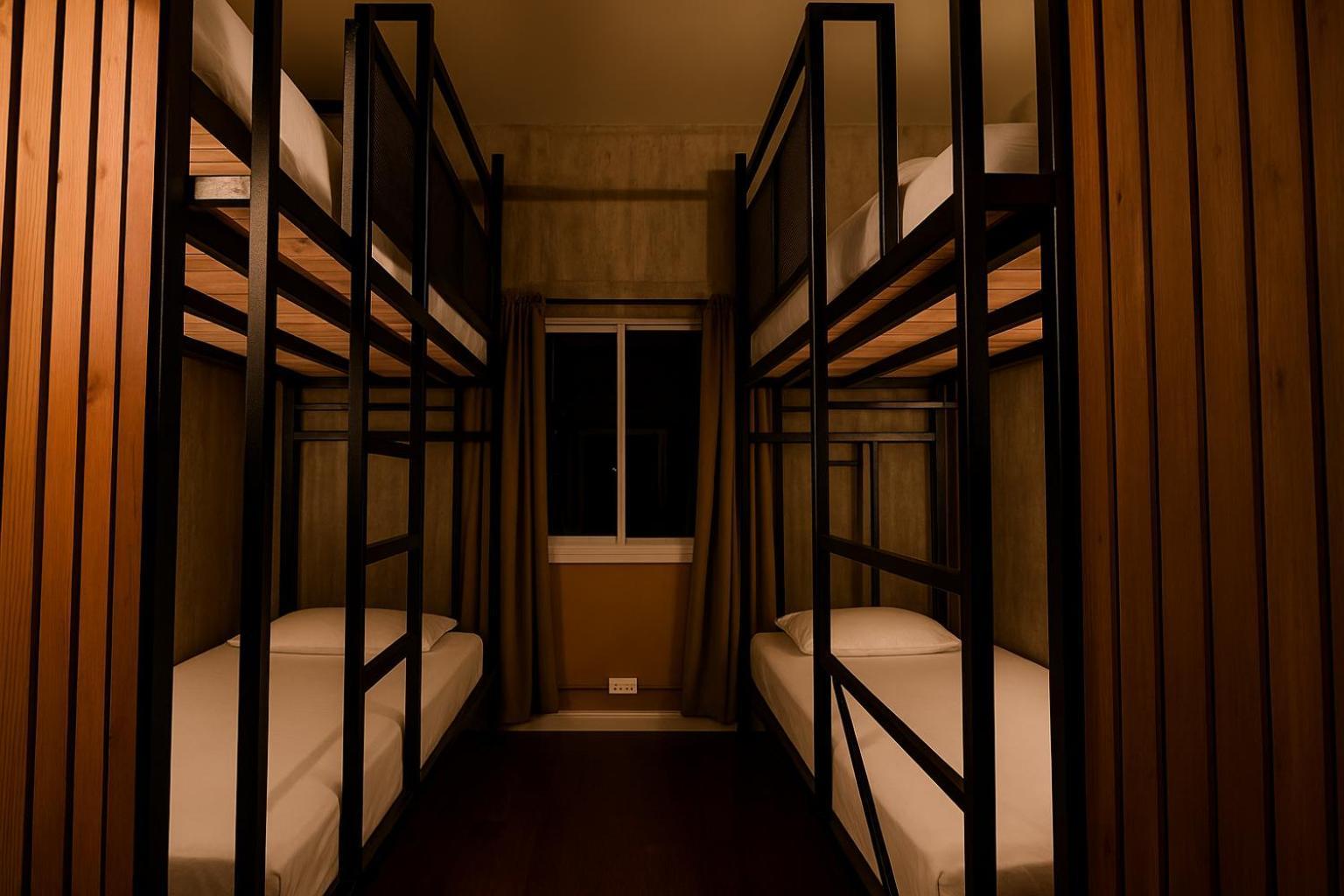 Single Bed 10-Bed Dormitory Room