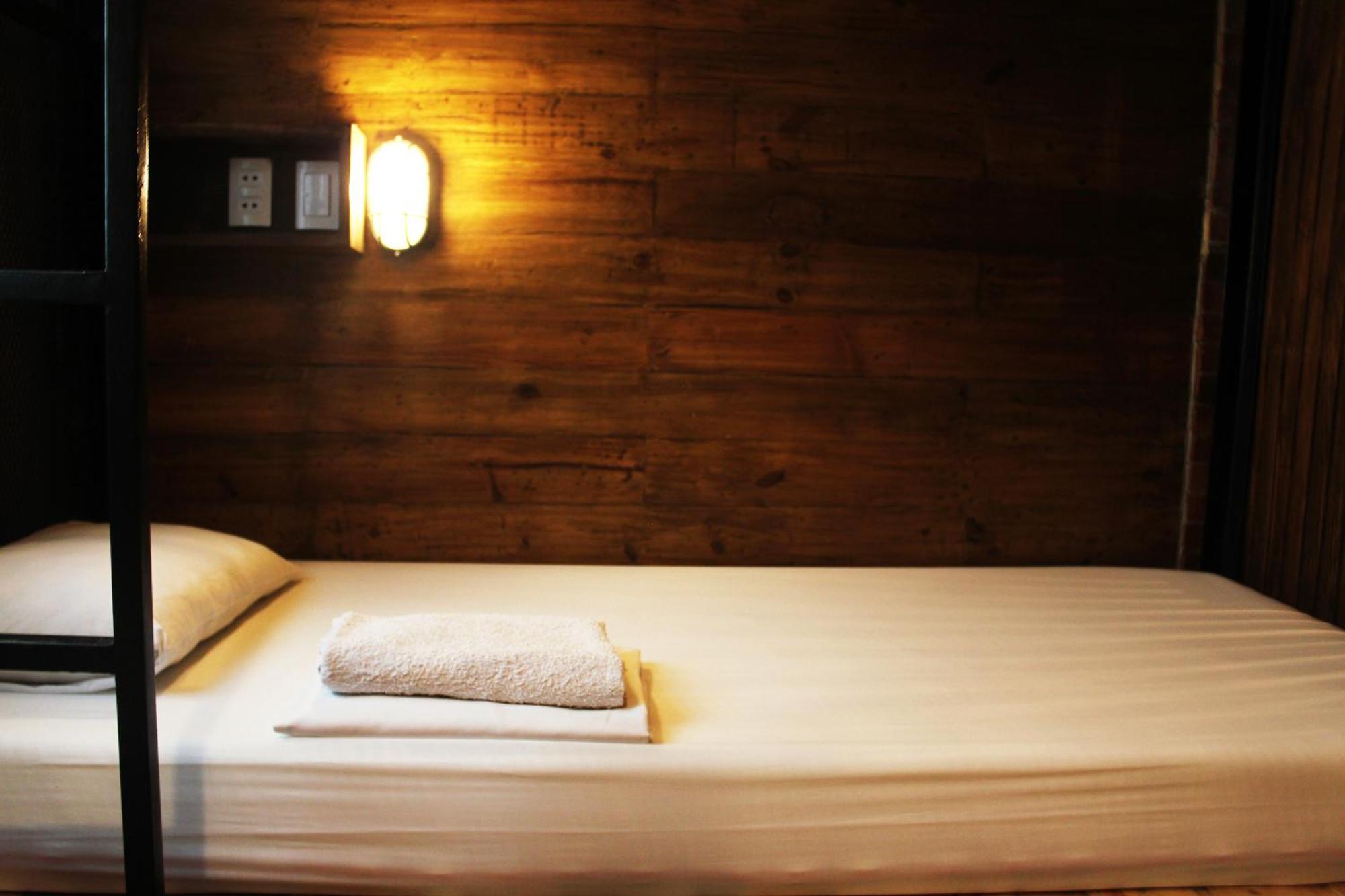Single Bed 10-Bed Dormitory Room