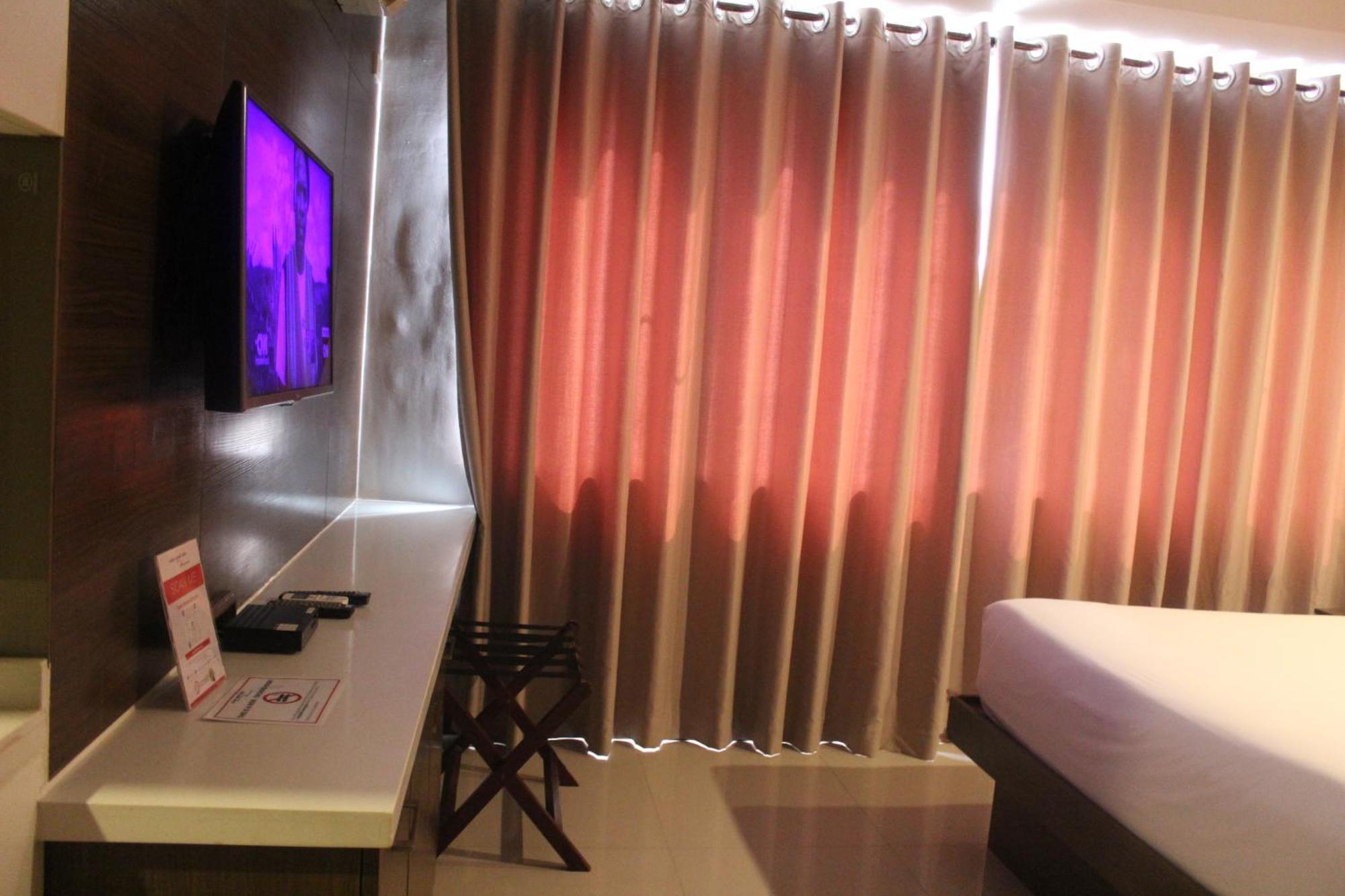 Premier Queen Room