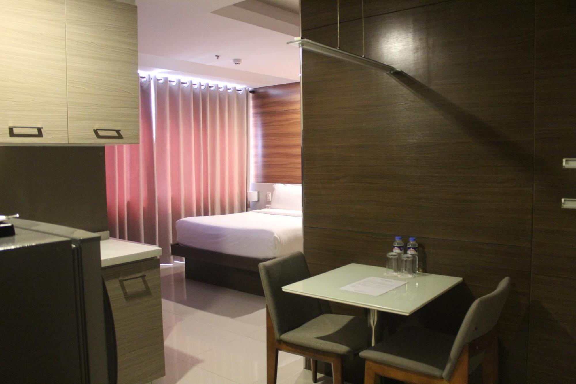 Premier Queen Room