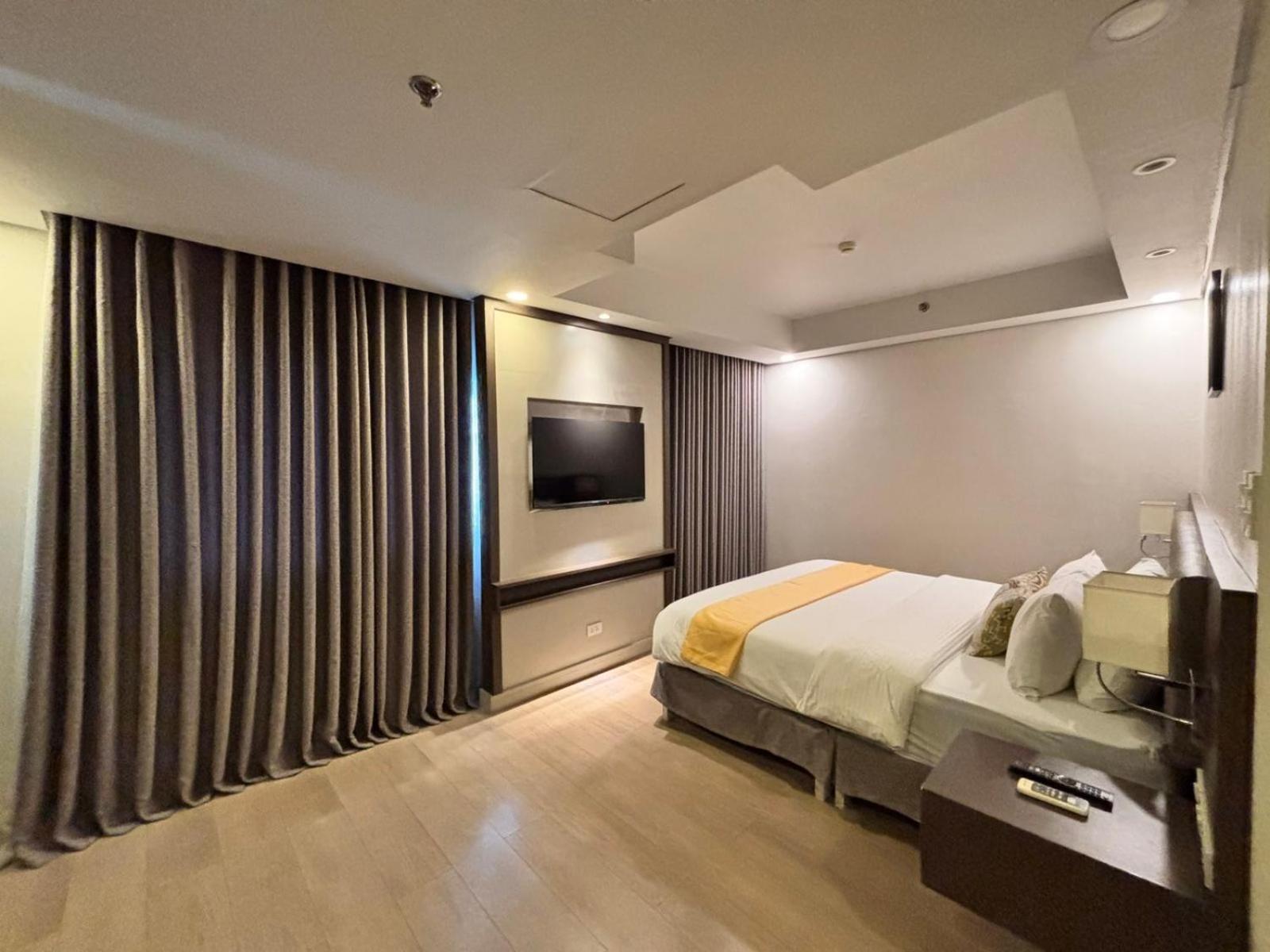 Deluxe Suite