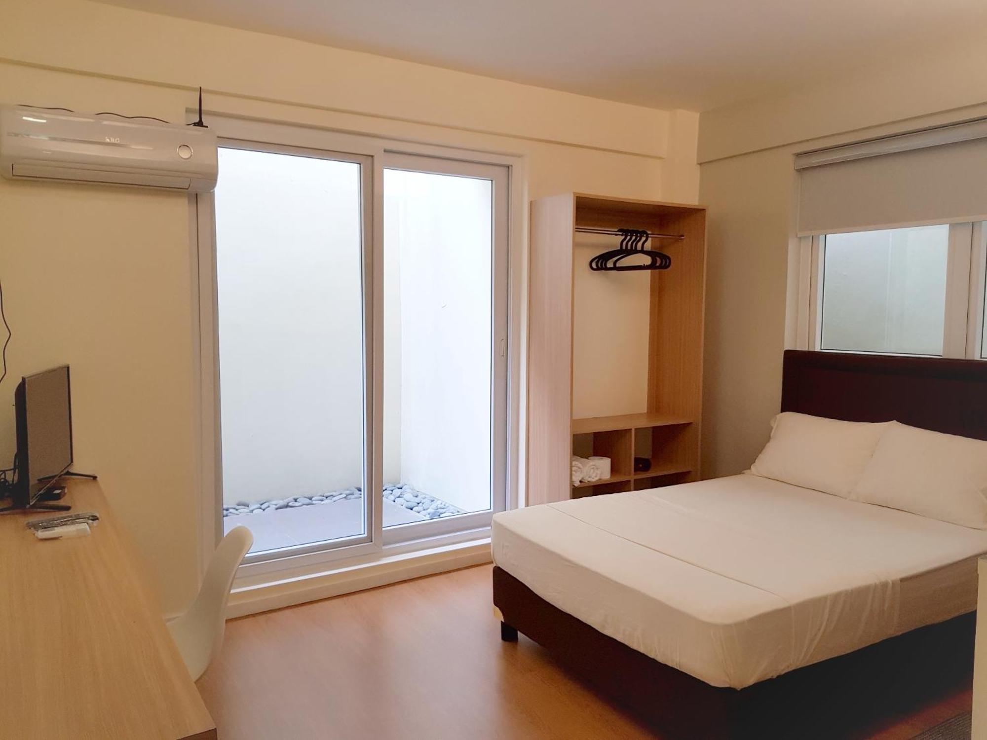 Twin Room Bath