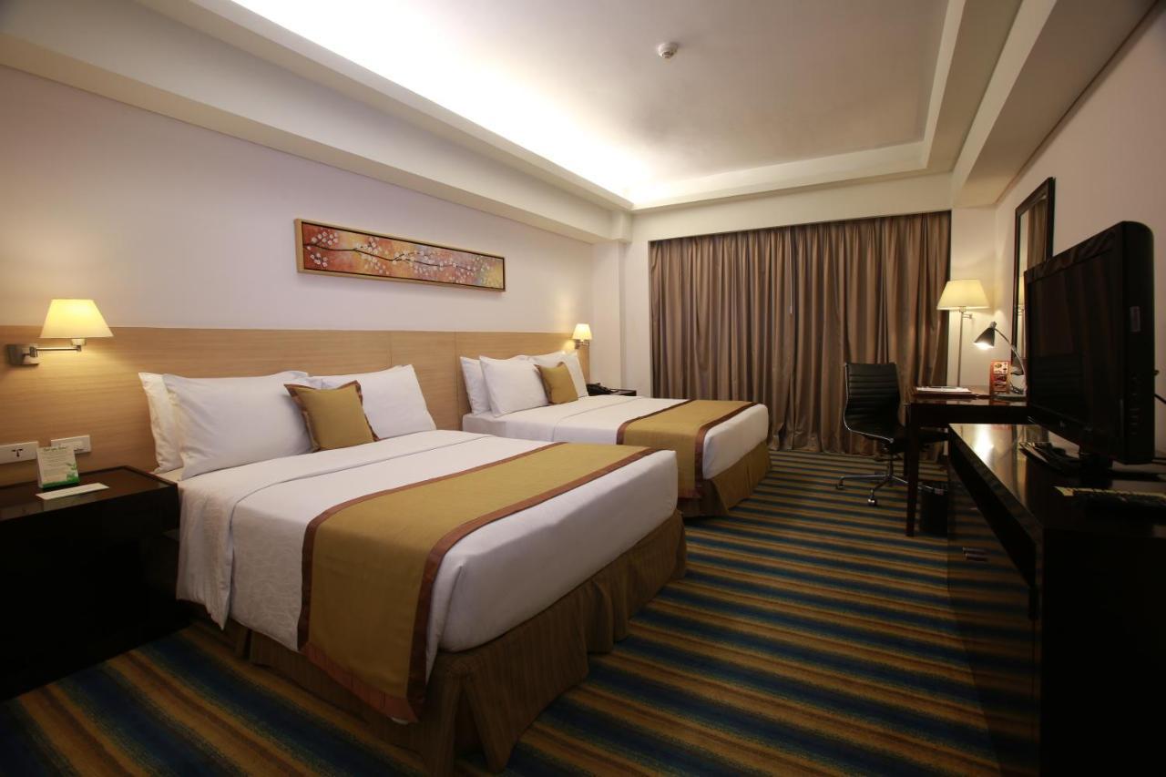 Deluxe Queen Room