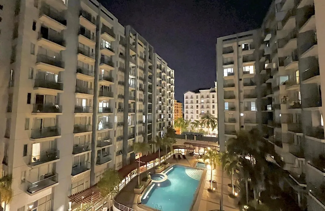 Luxury Hotel Type Condo Near Naia Manila Airport-1