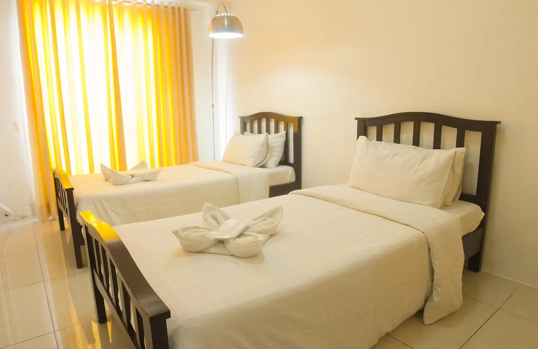 Oyo 893 Dian Suites Makati-1