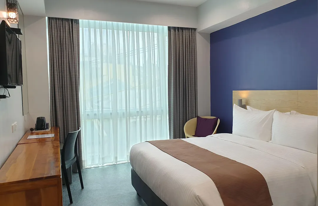 Leez Inn Makati-1