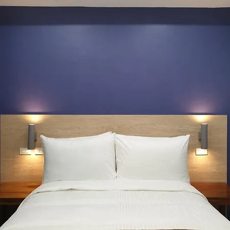 Leez Inn Makati-2