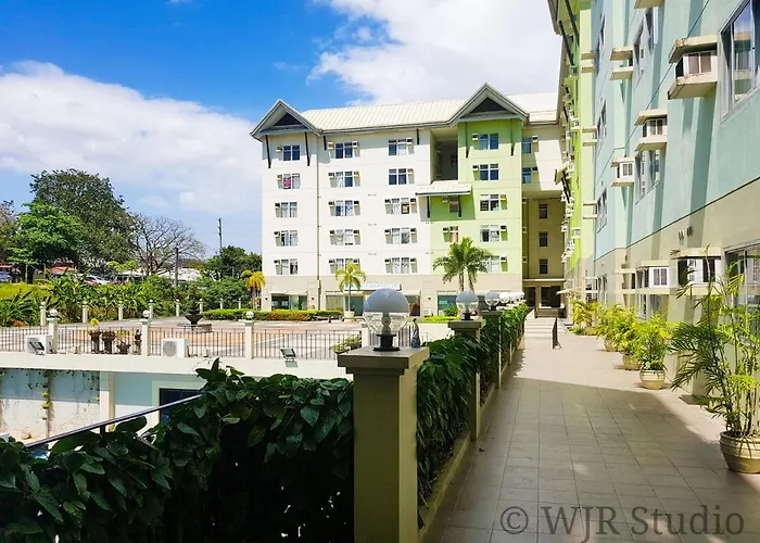 Aparthotel Centropolis King Bed Deluxe Muntinlupa City