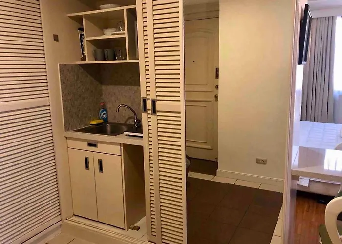 Beautiful Flat In Greenbelt Manila