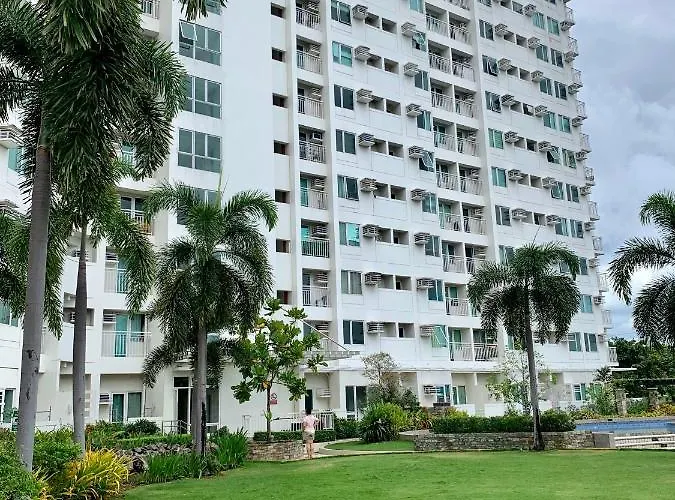 At Home Condo With Free Pool Access Manila