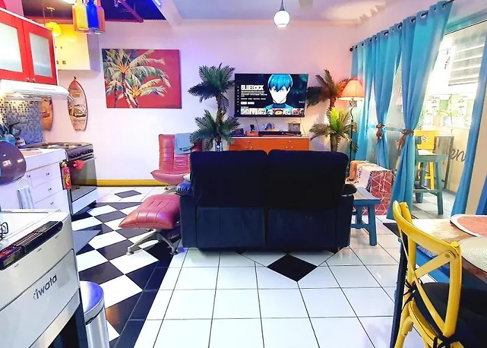 Appartamento Poblacion Hidden Gem Central Location With Balcony Manila che accetta animali