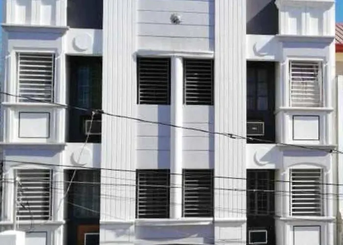 Frank Lloyd Apartelle Manilla